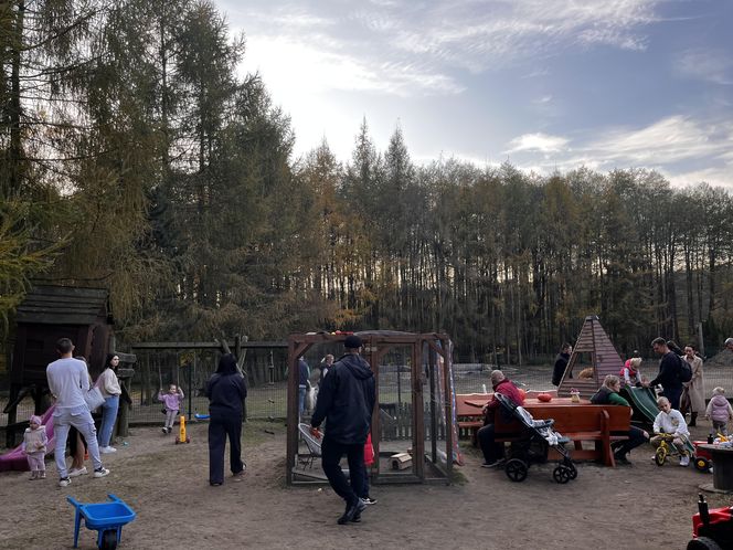 Zagroda 3 siostry w Kamieniu przyciągnęła całe rodziny w ciepły jesienny weekend ZDJĘCIA