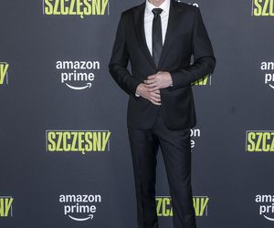 Premiera filmu Szczęsny. Tomasz Kot z synem, brata piłkarza z rodziną i Quebonafide z partnerką [GALERIA]