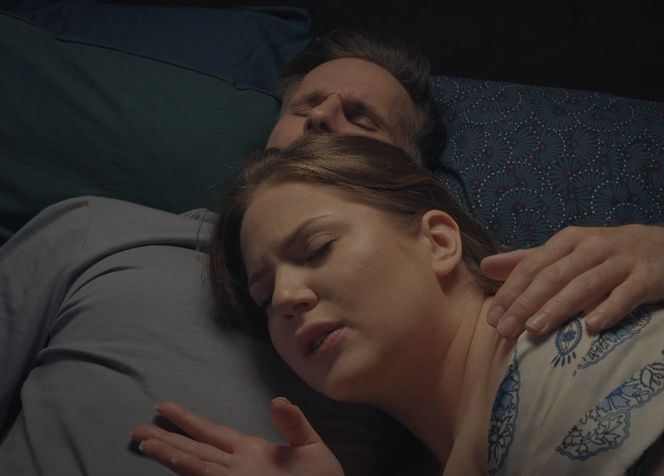 M jak miłość, odcinek 1888. Anita (Melania Grzesiewicz), Kamil (Marcin Bosak)