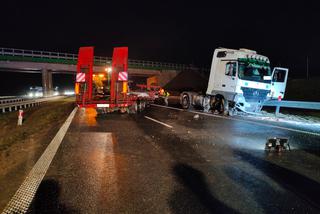 Na S5 w pow. kościańskim TIR wjechał w bariery