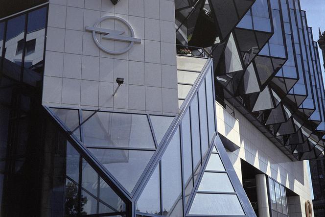 Dom handlowy Bogusz Center przy ulicy Złotej, 1992-1995