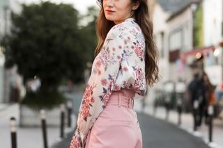 Kwiaty jak malowane. Latem nosimy je na bluzkach, spódnicach i sukienkach 