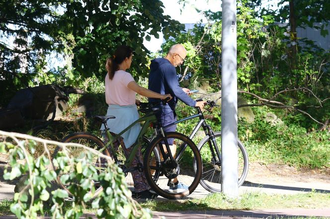 Ewa Drzyzga z mężem na rowerach. "Operacje plastyczne nie są dla mnie!"