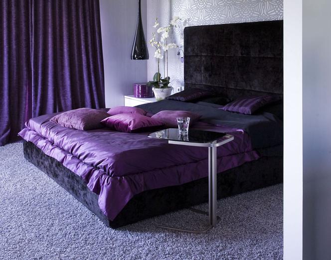 Modna sypialnia: fioletowy kolor w aranżacji wnętrza
