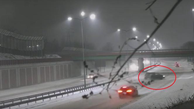 Wypadek na zakręcie mistrzów na DTŚ. Wpadł w poślizg i wbił się w barierę. Warunki na drodze fatalne [WIDEO]