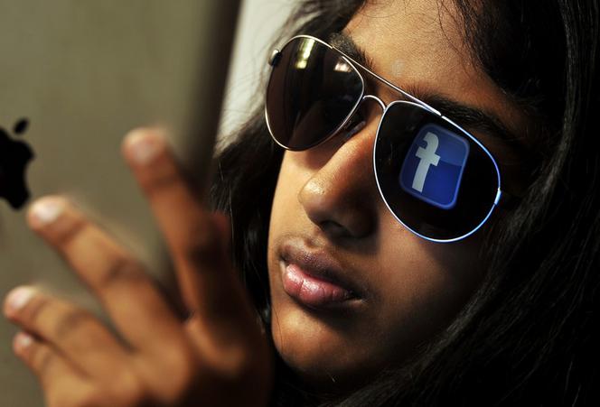Facebook zrobi Cię na gwiazdę PORNO! O co chodzi?