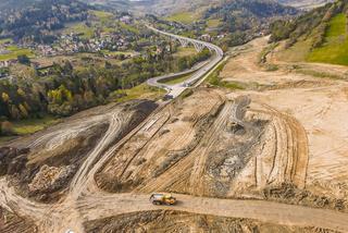 Tak wygląda budowa tunelu na S1 w Beskidach. Wykują go bez użycia maszyn [ZDJĘCIA]