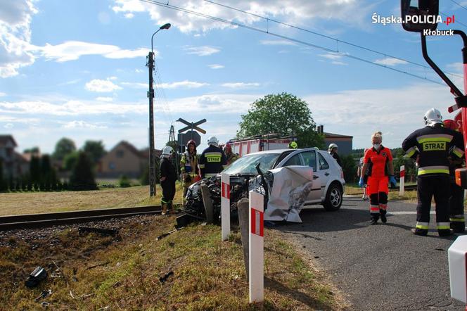 Wypadek na przejeździe kolejowym w Kulejach. Kobieta cudem uniknęła śmierci