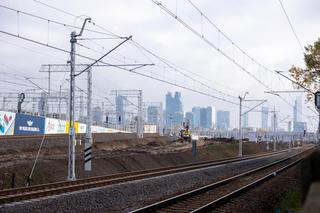 Mural przy stacji kolejowej Warszawa Zachodnia – element kampanii „Bezpieczny Przejazd”