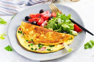 Zamiast smażyć na patelni, piekę w Air Fryerze. Pyszny i puszysty omlet jest gotowy w 15 minut 