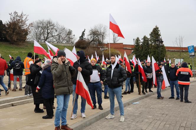 Protest rolników 20 marca w Lublinie. Przeszli ulicami miasta pod LUW