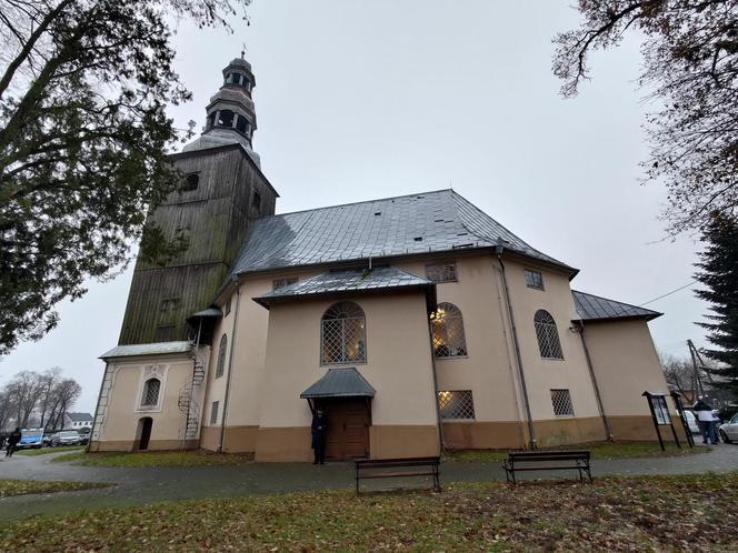 Przejmujące pogrzeby zamordowanych policjantów z Wrocławia. Tłumy żegnają funkcjonariuszy