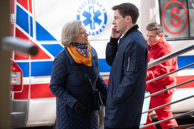 Na Wspólnej odc. 2926. Maria Zięba (Bożena Dykiel), Tomek (Krzysztof Chodorowski)