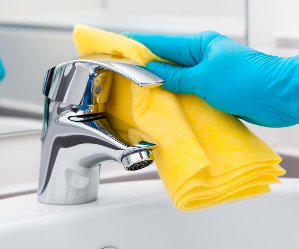 Mycie kranu z kamienia