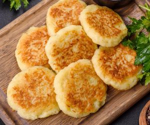 Ewa Wachowicz ma swój patent na najlepsze kotlety z ziemniaków. Są pyszne, aromatyczne i chrupiące 