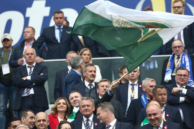 Politycy fani Lechii Gdańsk: Tusk, Wałęsa, Nawrocki, Kurski
