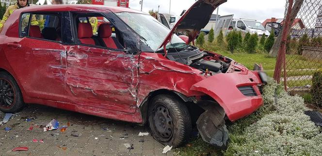Koszmarny wypadek w Siołkowej. Suzuki staranowane przez ciężarówkę