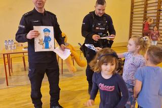 Przedszkolaki i policja