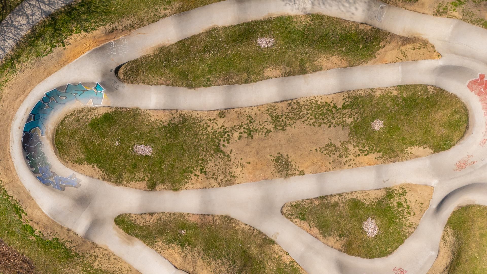 Pumptrack do jazdy na rowerze, park im. Cichociemnych Spadochroniarzy AK
