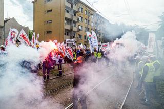Wielkie protesty w całym kraju. Polacy domagają się podwyżek pensji