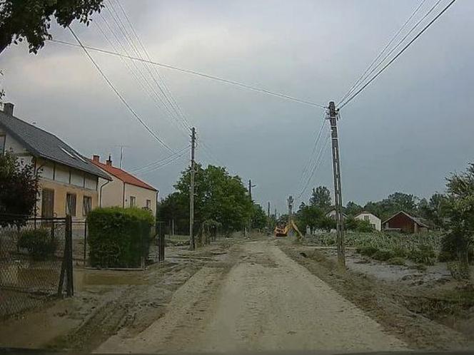 Powódź: Uszkodzone drogi w powiecie łańcuckim