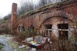 Zaniedbany fort Szczęśliwice w Warszawie do remontu. Co tu powstanie?