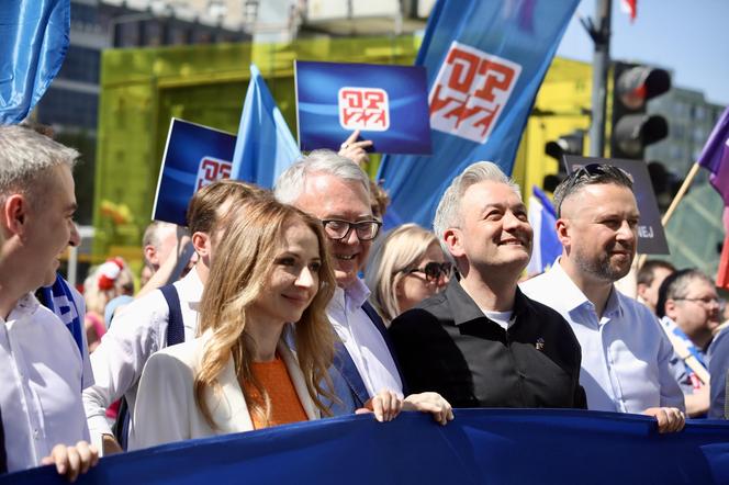 Święto Pracy w Warszawie. Przemaszerowali pod hasłem  "Chcemy Europy Socjalnej!"