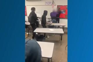 Nauczyciel pobił ucznia podczas lekcji! Mocne wideo pokazuje cios za ciosem