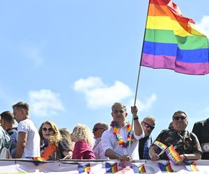 Parada Równości przeszła ulicami Warszawy. Tłumy uczestników