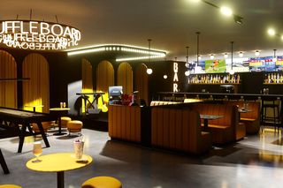 Arcade Bee w Unity Center