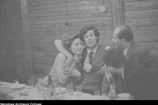 „Krystyna Loska witała Nowy Rok szampanem”. Sylwester w czasach PRL-u. Jak kiedyś świętowano noc sylwestrową?