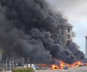 Wielki atak na Izrael! Na zdjęciach widać, jak rakieta trafia w blok