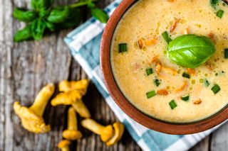 Zupa z kurek - przepis na najlepszą zupę kurkową