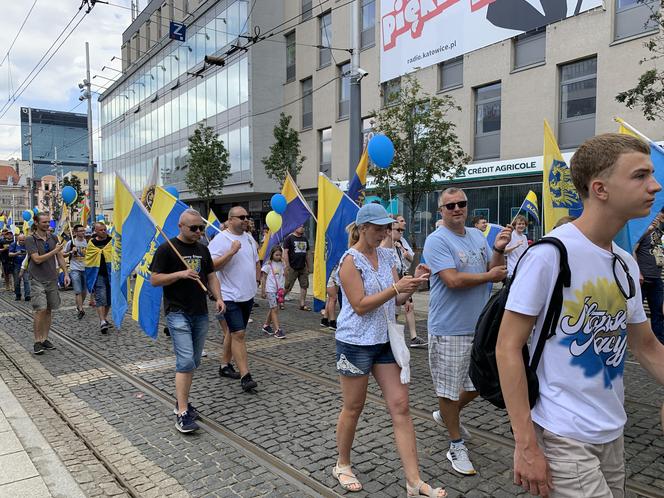 Marsz Autonomii Śląska przeszedł ulicami Katowic. "Hajmatu nie oddomy"