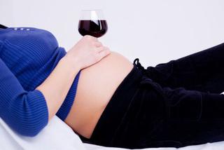 FAE, FAS (płodowy zespół alkoholowy). Dlaczego alkohol w ciąży szkodzi?