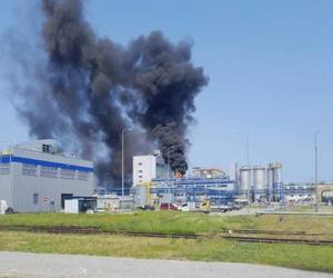 Pożar w fabryce chemicznej w Oświęcimiu. Słup czarnego dymu nad miastem