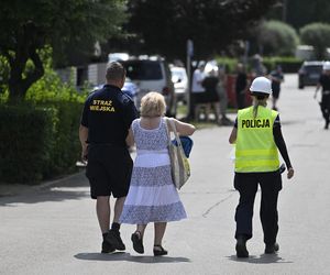 Mieszkańcy Ząbek wracają do swoich mieszkań po najpotrzebniejsze rzeczy
