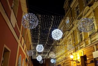 W Lesznie już świątecznie. Najbardziej w centrum miasta