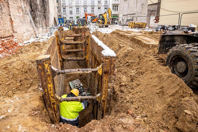 W centrum Łodzi powstają wielopoziomowe parkingi