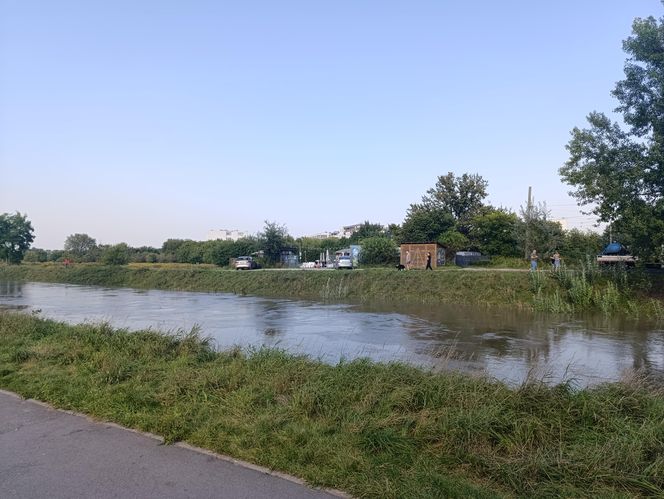 Stan rzeki Ślęza cały czas się podnosi. Przekroczono już stan alarmowy. Jak wygląda sytuacja?