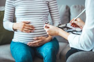 Badania prenatalne z krwi mogą dawać błędne wyniki - ostrzegają lekarze