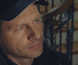 M jak miłość odc. 1876. Adam Karski (Patryk Szwichtenberg)