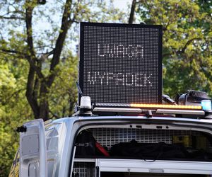 Tragiczny wypadek na DK 25 w Czekanowie! Dwie osoby nie żyją, droga zablokowana