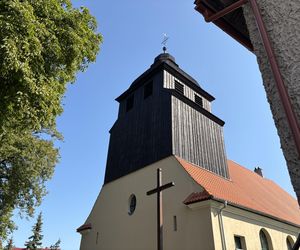 Wyjątkowy kościół w Okartowie. Wnętrze zapiera dech w piersiach