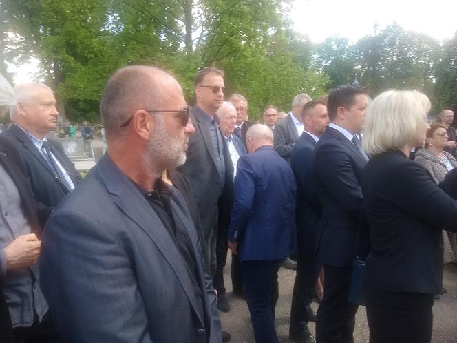 Pogrzeb Jerzego Pilcha w Kielcach. Przyjechali min. Grzegorz Turnau i Jan Nowicki	