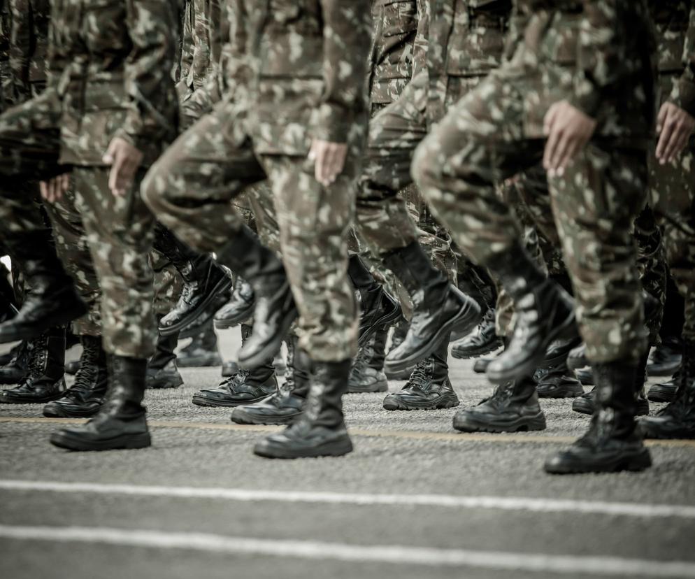 Łotwa przywraca obowiązkową służbę wojskową. Kto dostanie wezwanie?