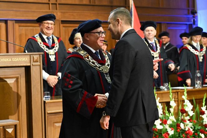 Prezydent Karol Nawrocki zadeklarował w Gdańsku, że priorytetem jest dla niego rozwój polskich technologii obronnych XXI wieku. Zapowiedział utworzenie Departamentu Technologii Przełomowych w Biurze Bezpieczeństwa Narodowego.