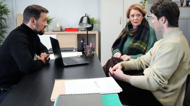 	Barwy szczęścia ostatni odcinek 3202 finał sezonu. Józefina Rawiczowa (Elżbieta Jarosik), Cezary (Marcel Opaliński), Marcin Kodur (Oskar Stoczyński) 