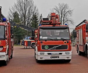 Ogromny pożar w powiecie kaliskim. W akcji 12 zastępów PSP i OSP