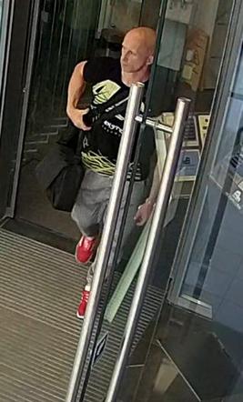 Okradł biuro w Bydgoszczy! Poznajesz tego mężczyznę? [ZDJĘCIA]